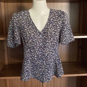 Cute floral top size S